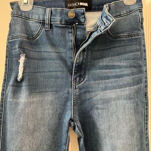 Fashion Nova super hi rise Blue Denim Jeans waist 13-15 inseam 28 rise 11 size 9
